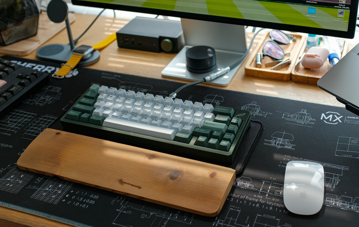 机械键盘产品图